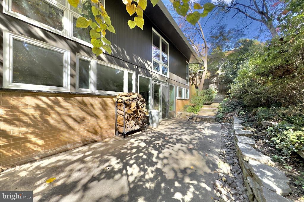 3610 SPRUELL DRIVE