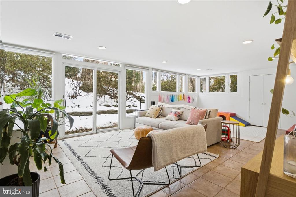 3610 SPRUELL DRIVE