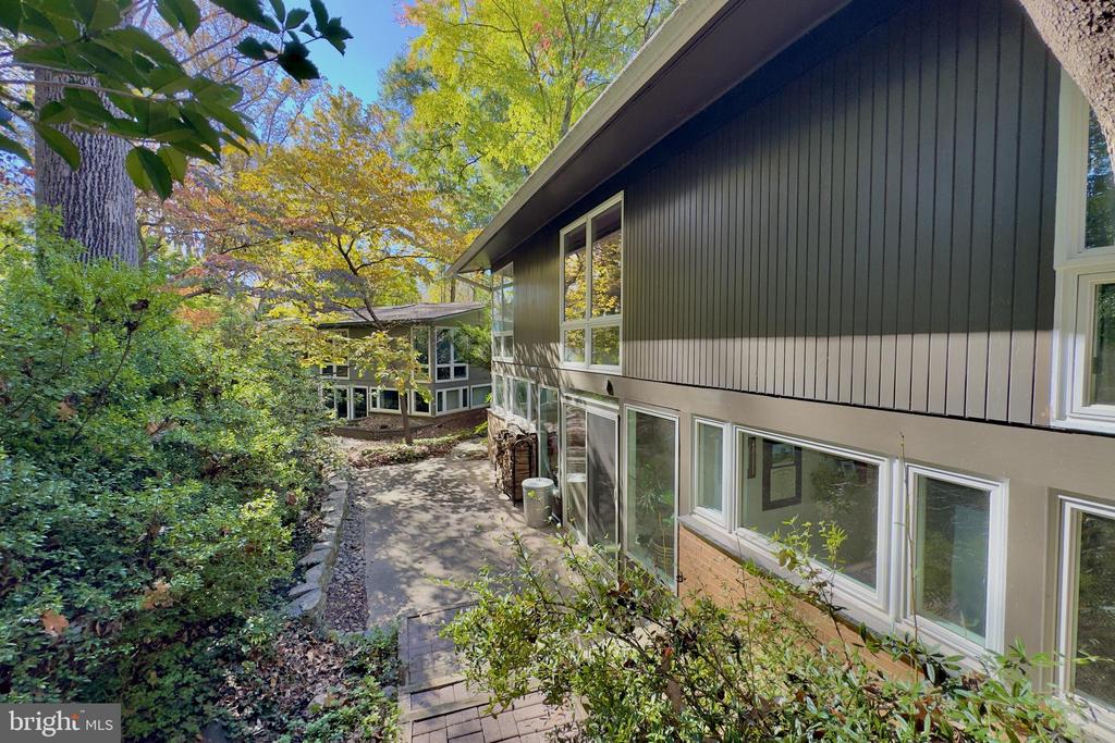 3610 SPRUELL DRIVE