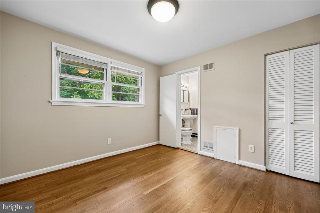9909 ASHBURTON LANE