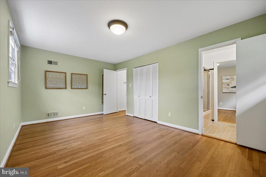 9909 ASHBURTON LANE