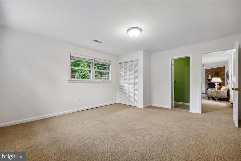 9909 ASHBURTON LANE