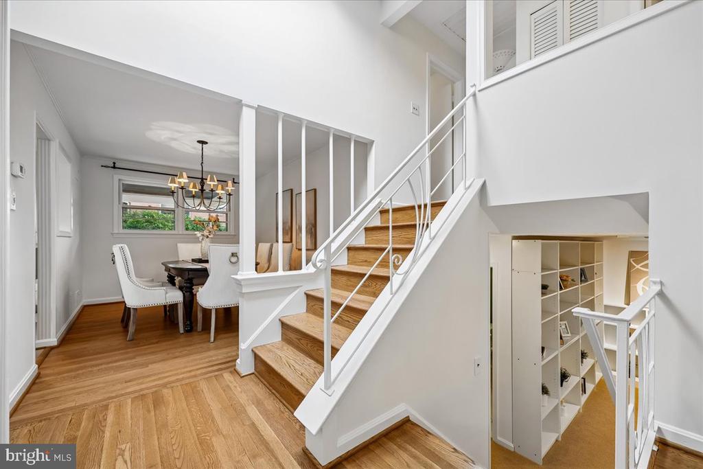 9909 ASHBURTON LANE