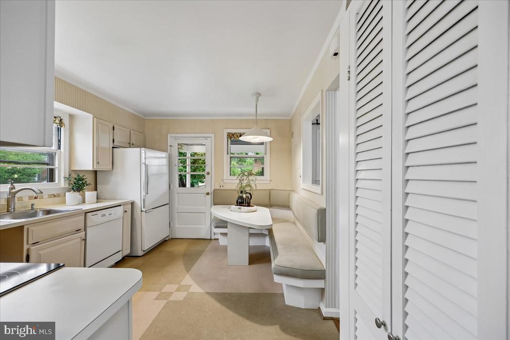 9909 ASHBURTON LANE
