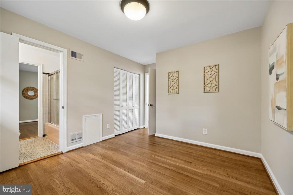 9909 ASHBURTON LANE