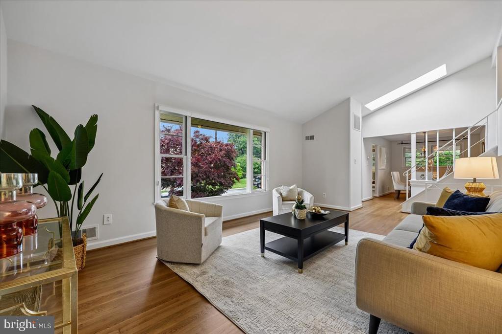 9909 ASHBURTON LANE