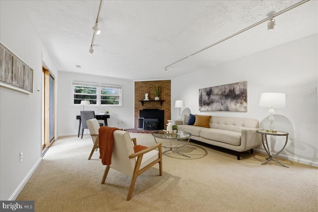9909 ASHBURTON LANE