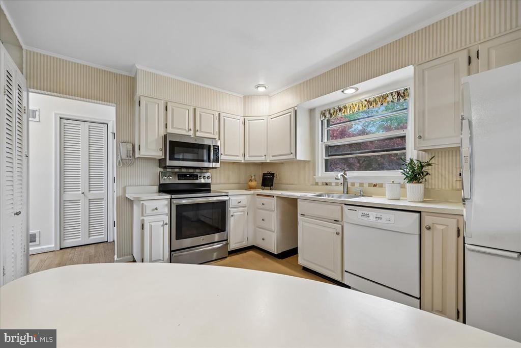9909 ASHBURTON LANE