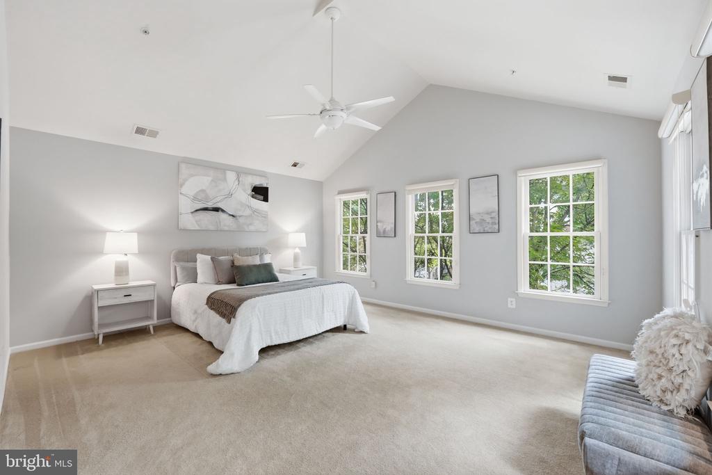 306 OAK KNOLL TERRACE