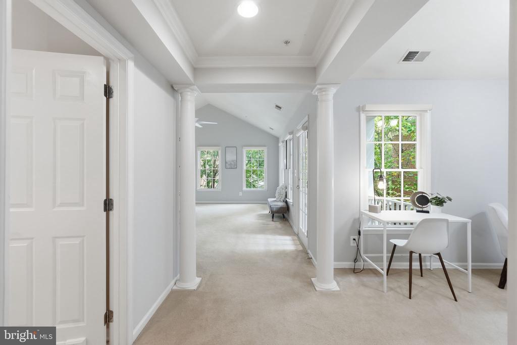 306 OAK KNOLL TERRACE