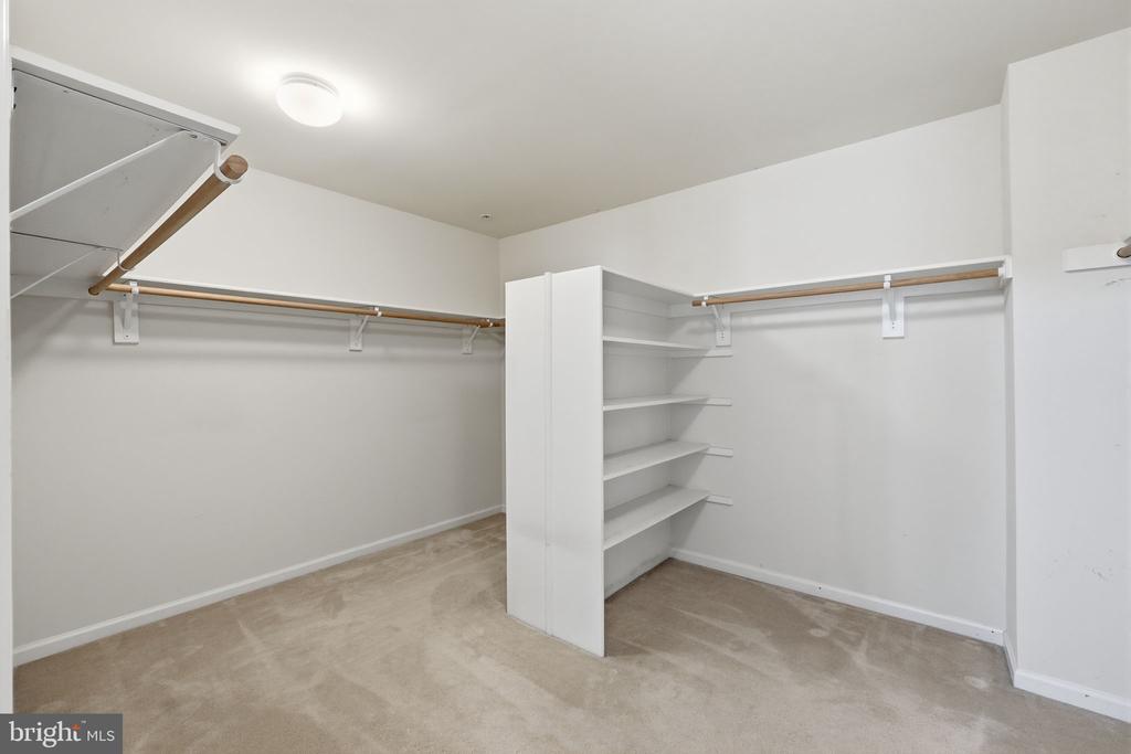 306 OAK KNOLL TERRACE
