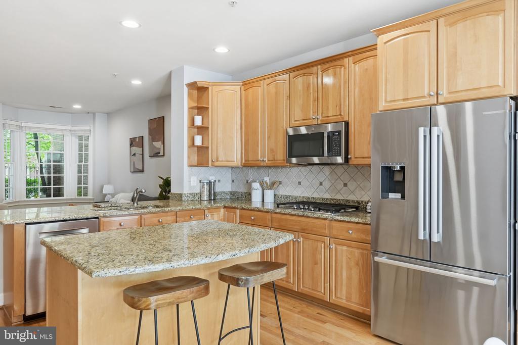 306 OAK KNOLL TERRACE