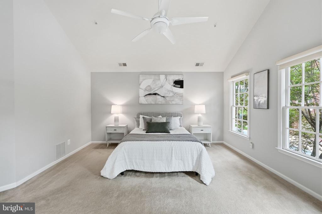 306 OAK KNOLL TERRACE