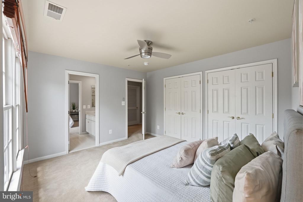 306 OAK KNOLL TERRACE