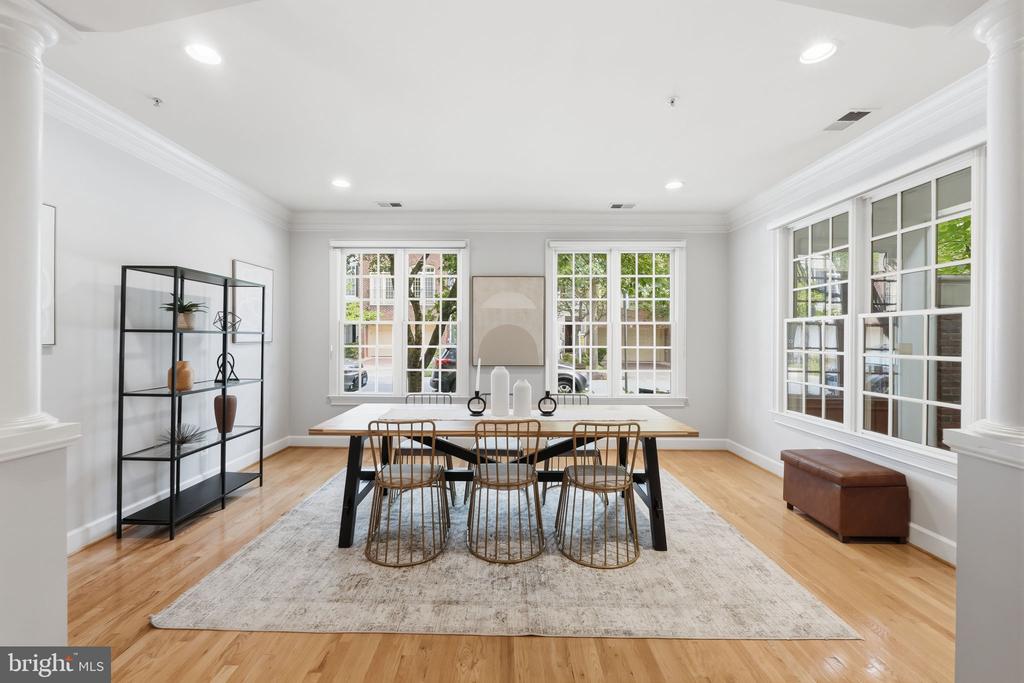 306 OAK KNOLL TERRACE