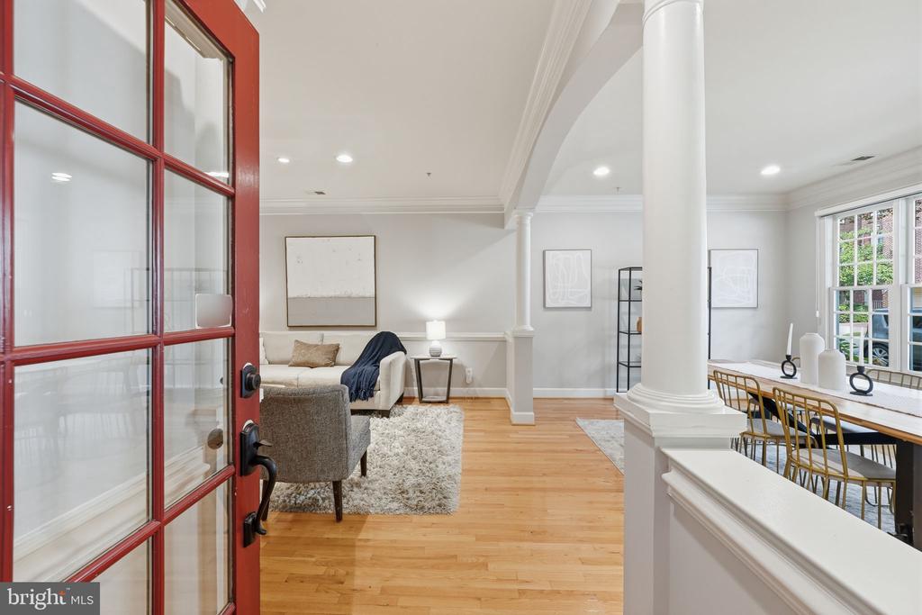 306 OAK KNOLL TERRACE