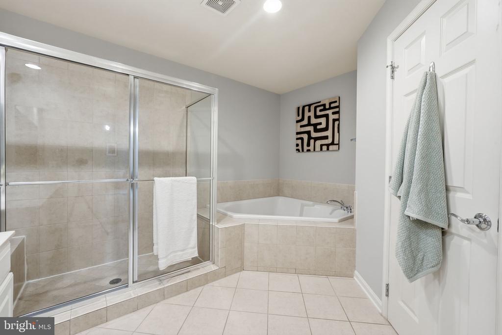 306 OAK KNOLL TERRACE