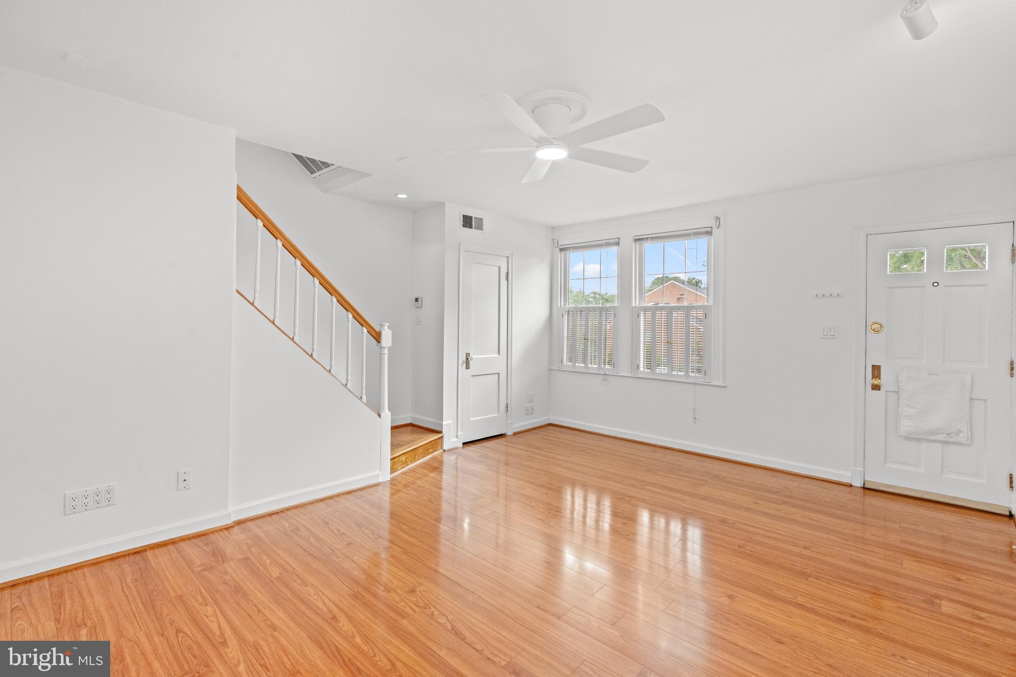 1600 S Barton St #751