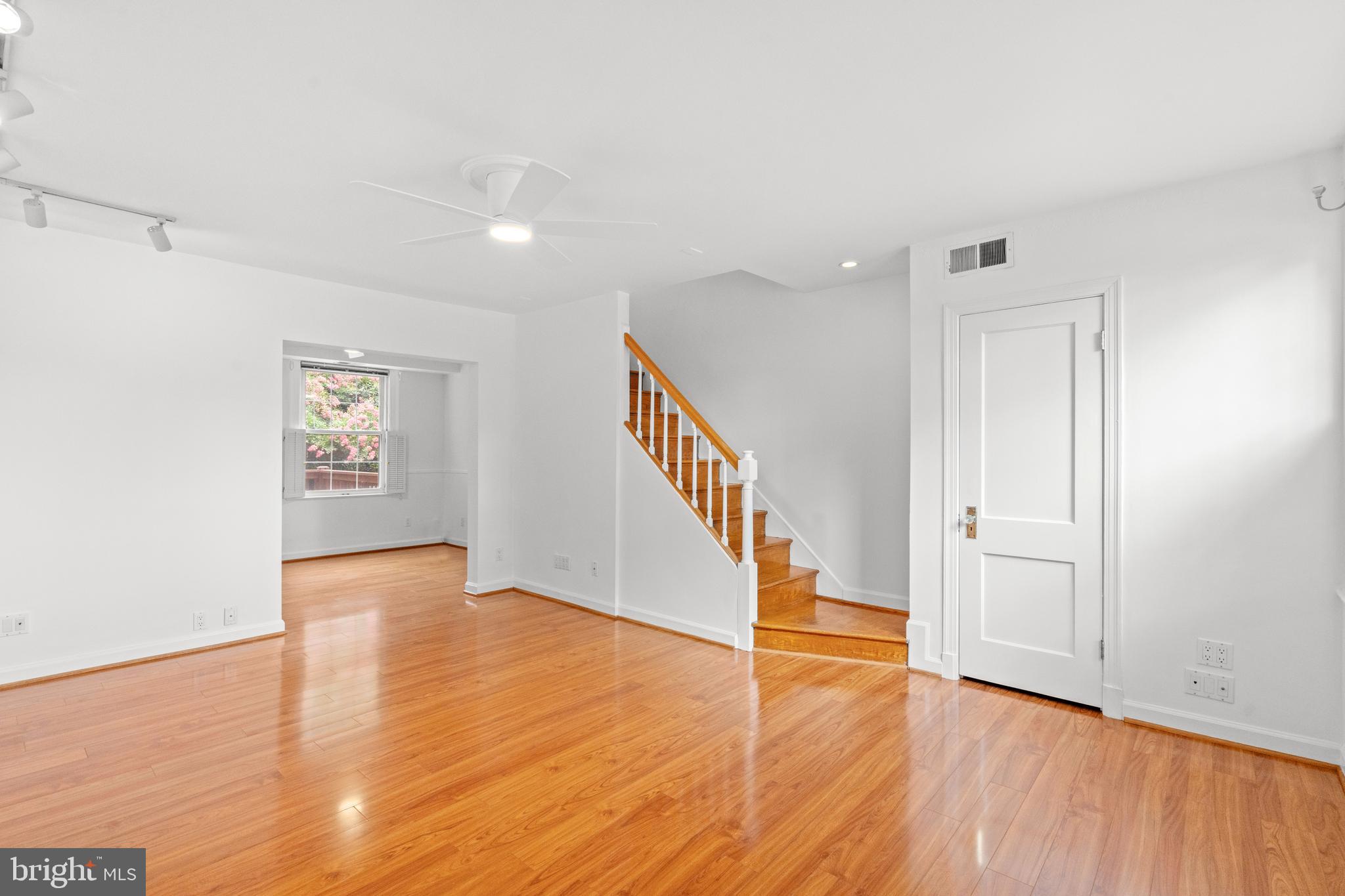 1600 S Barton St #751