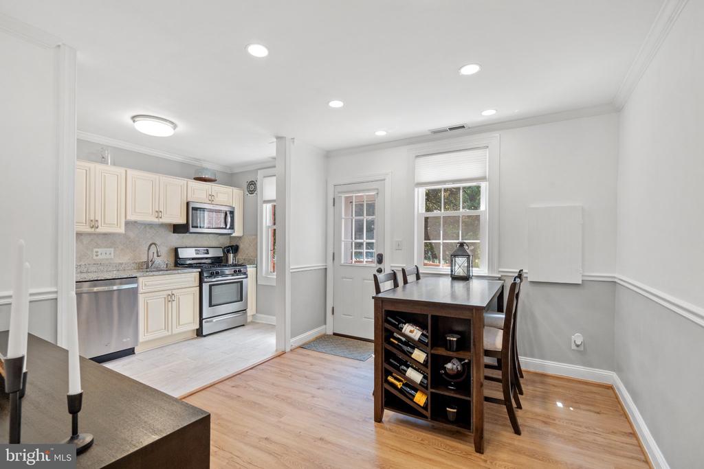 1021 S BARTON STREET 124