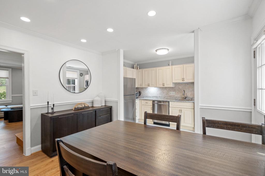 1021 S BARTON STREET 124
