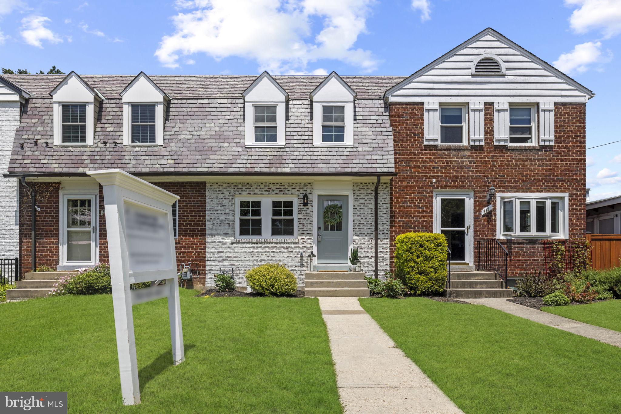 310 E Nelson Ave