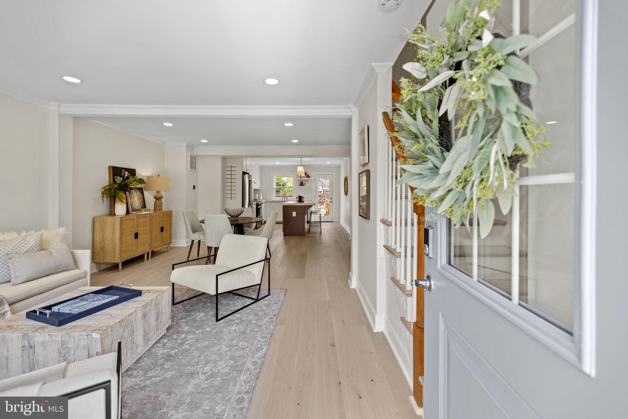 310 E Nelson Ave