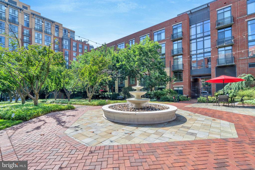 520 John Carlyle St #226