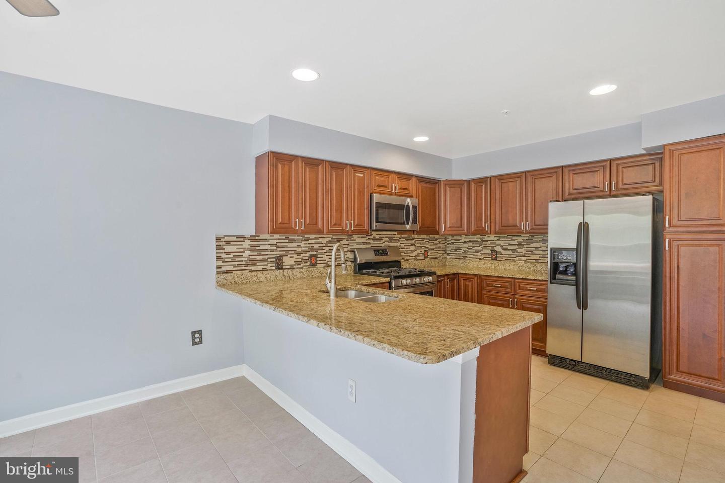 6223 Squires Hill Dr