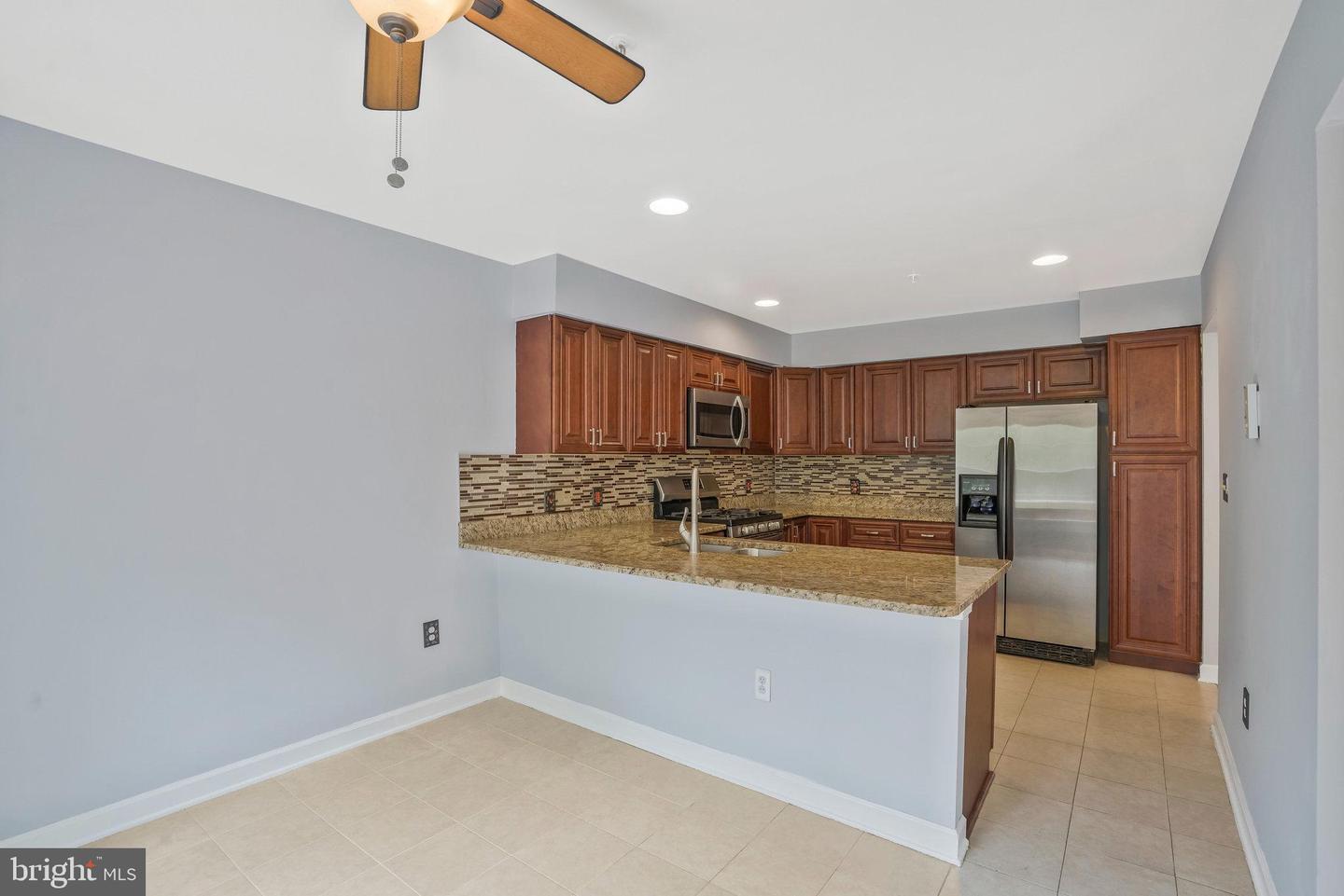 6223 Squires Hill Dr