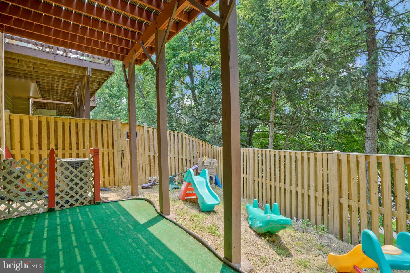 6223 Squires Hill Dr