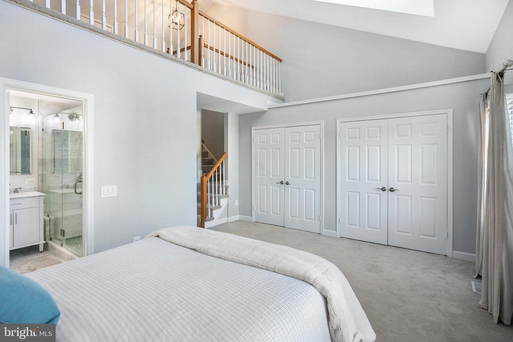 5115 Skyline Village Ct