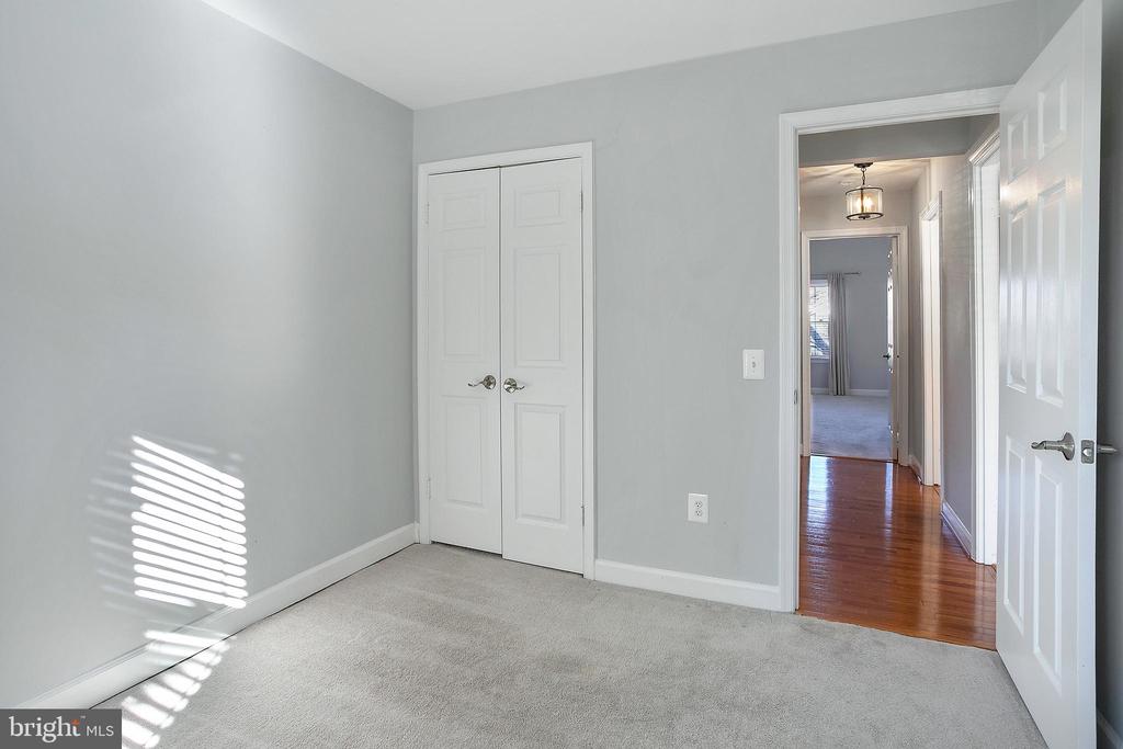 5115 Skyline Village Ct