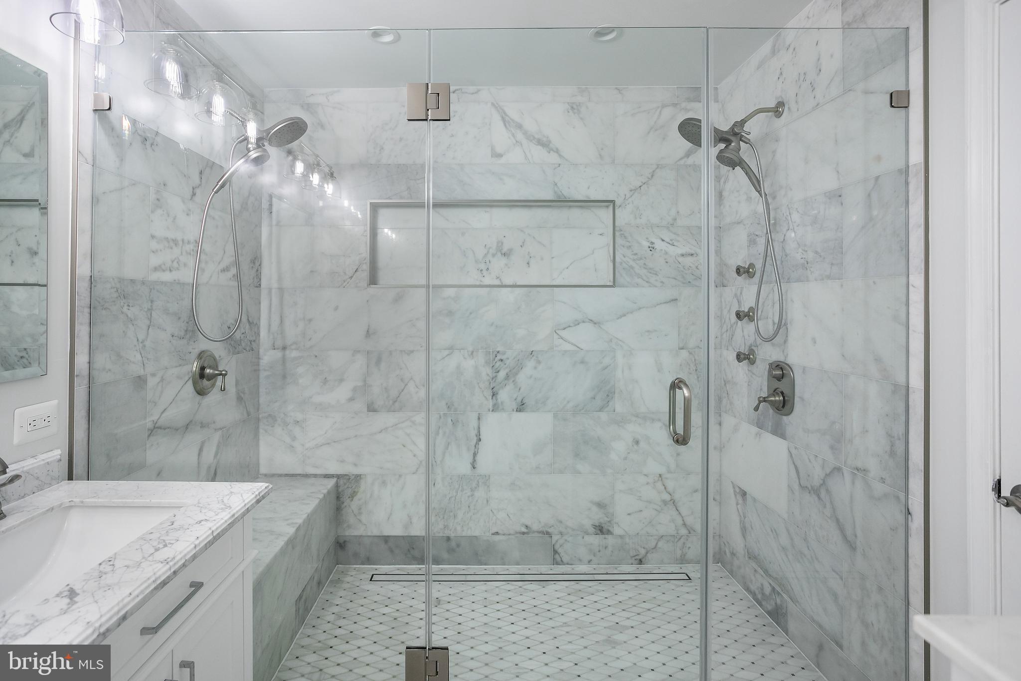 5115 Skyline Village Ct