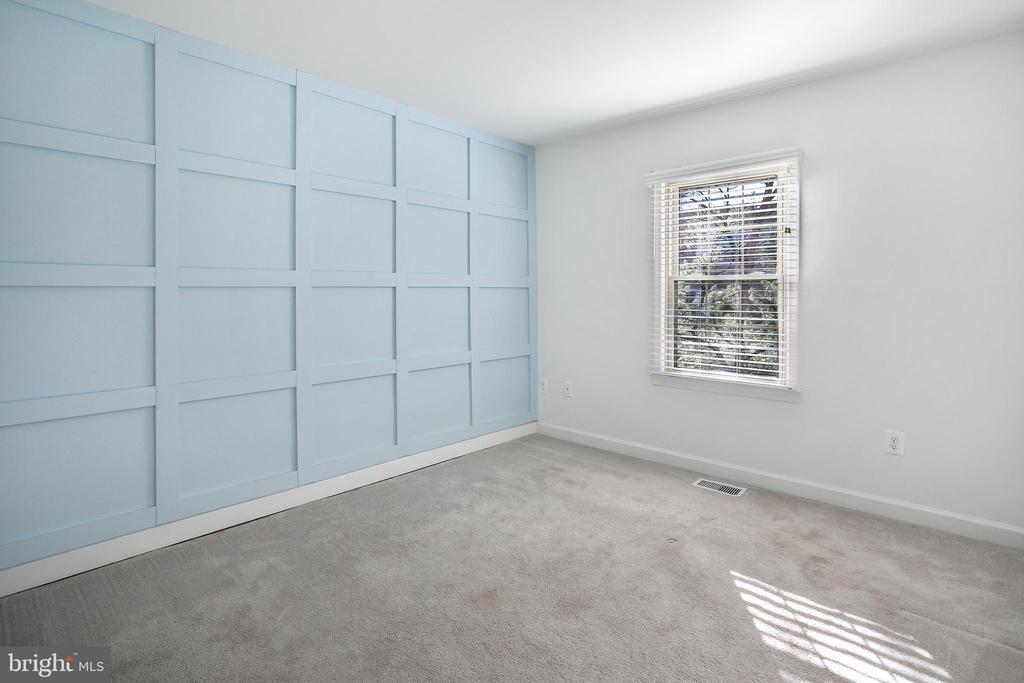 5115 Skyline Village Ct