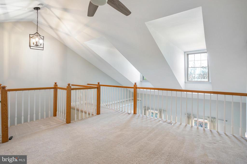 5115 Skyline Village Ct
