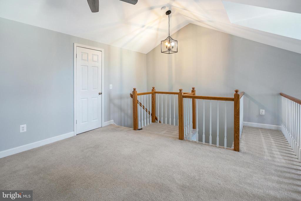 5115 Skyline Village Ct