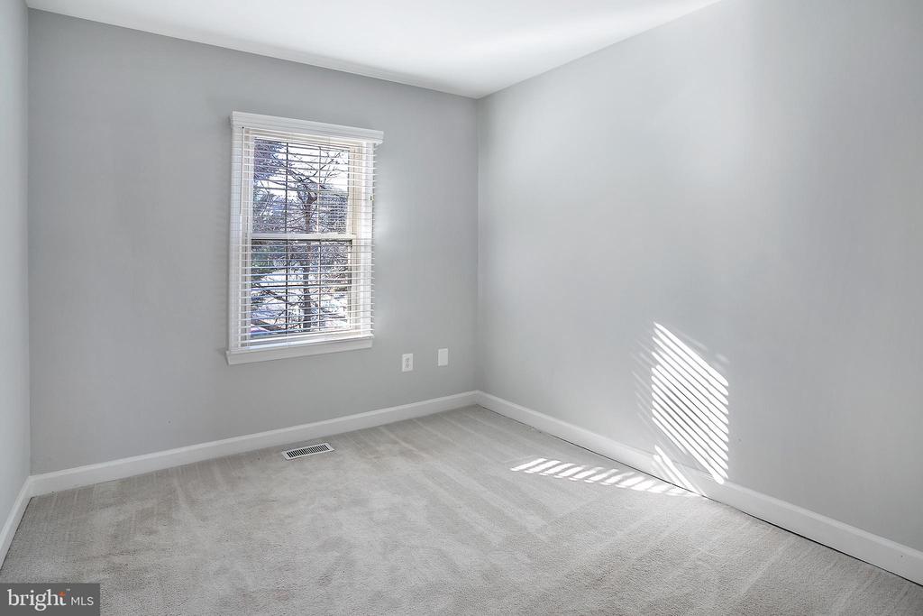 5115 Skyline Village Ct