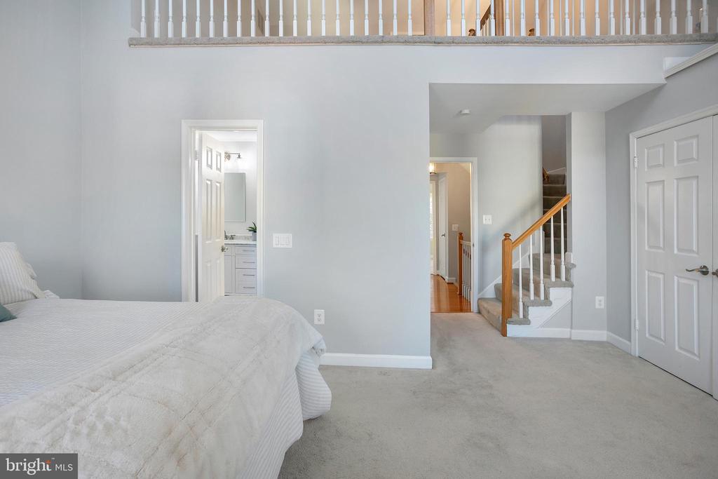 5115 Skyline Village Ct