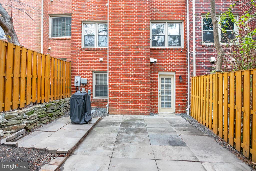5115 Skyline Village Ct
