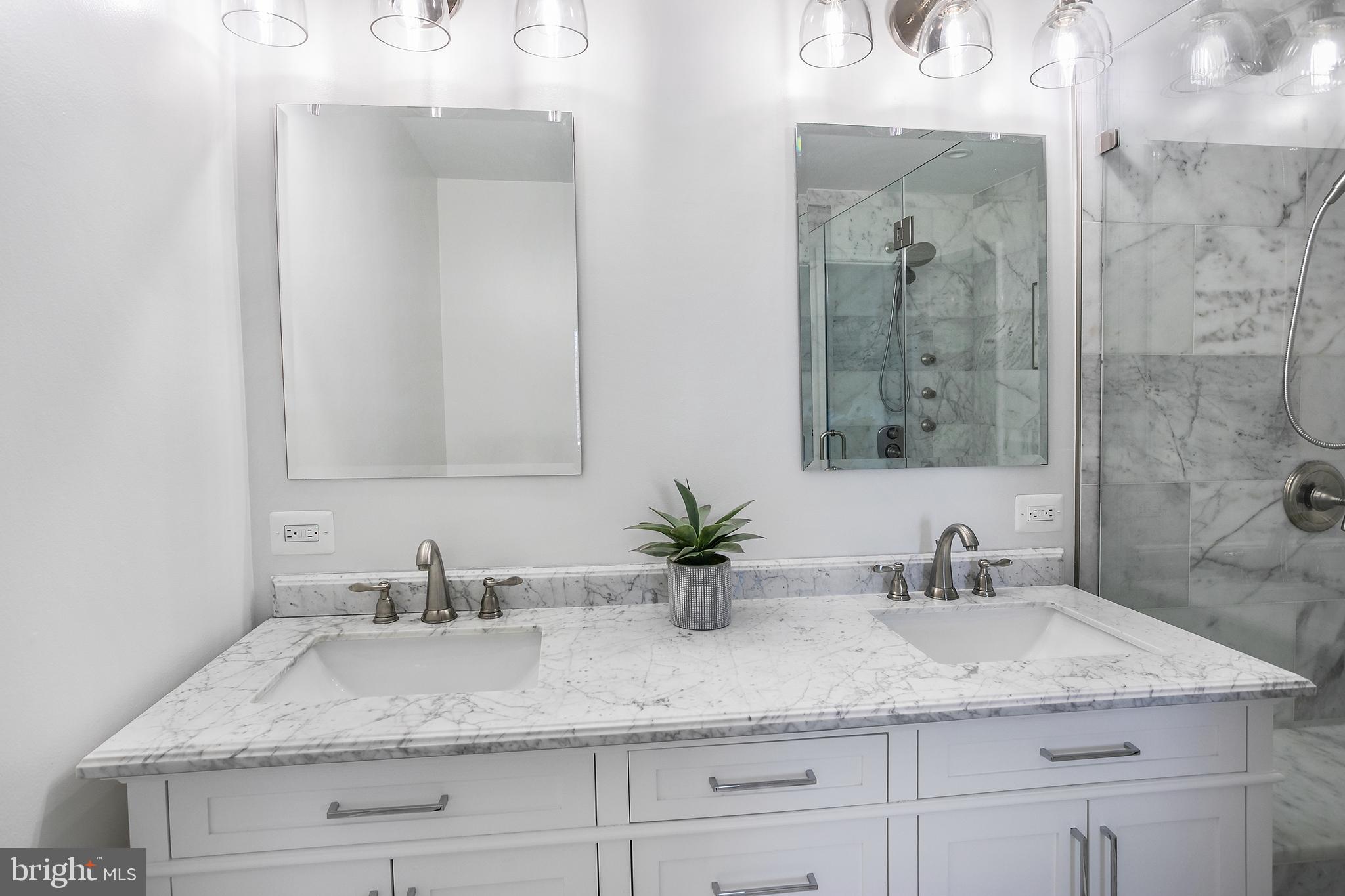 5115 Skyline Village Ct
