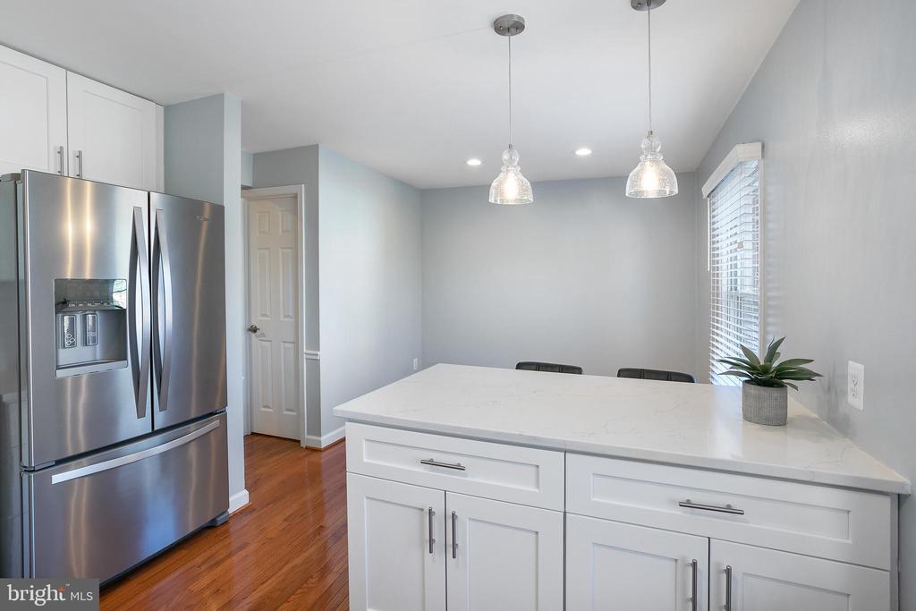 5115 Skyline Village Ct
