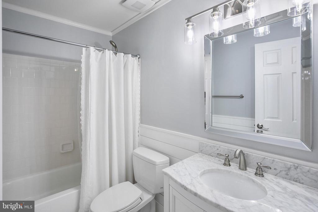 5115 Skyline Village Ct