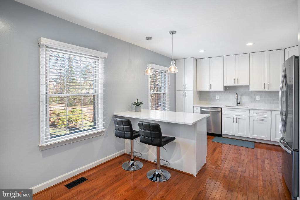 5115 Skyline Village Ct