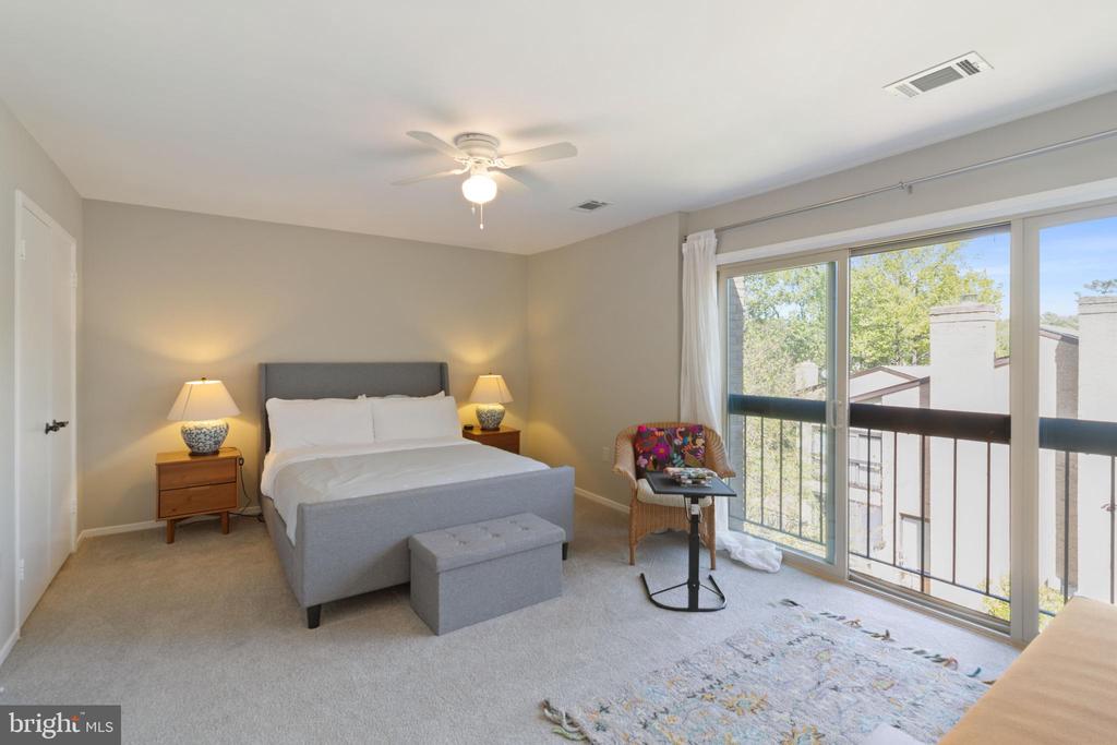 3135 Eakin Park Ct