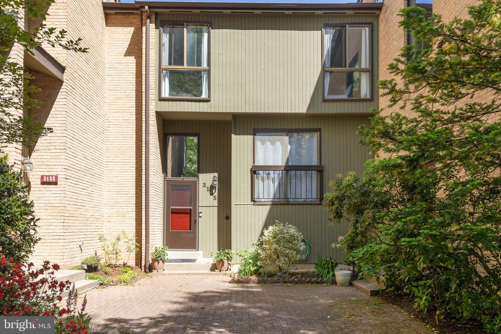 3135 Eakin Park Ct