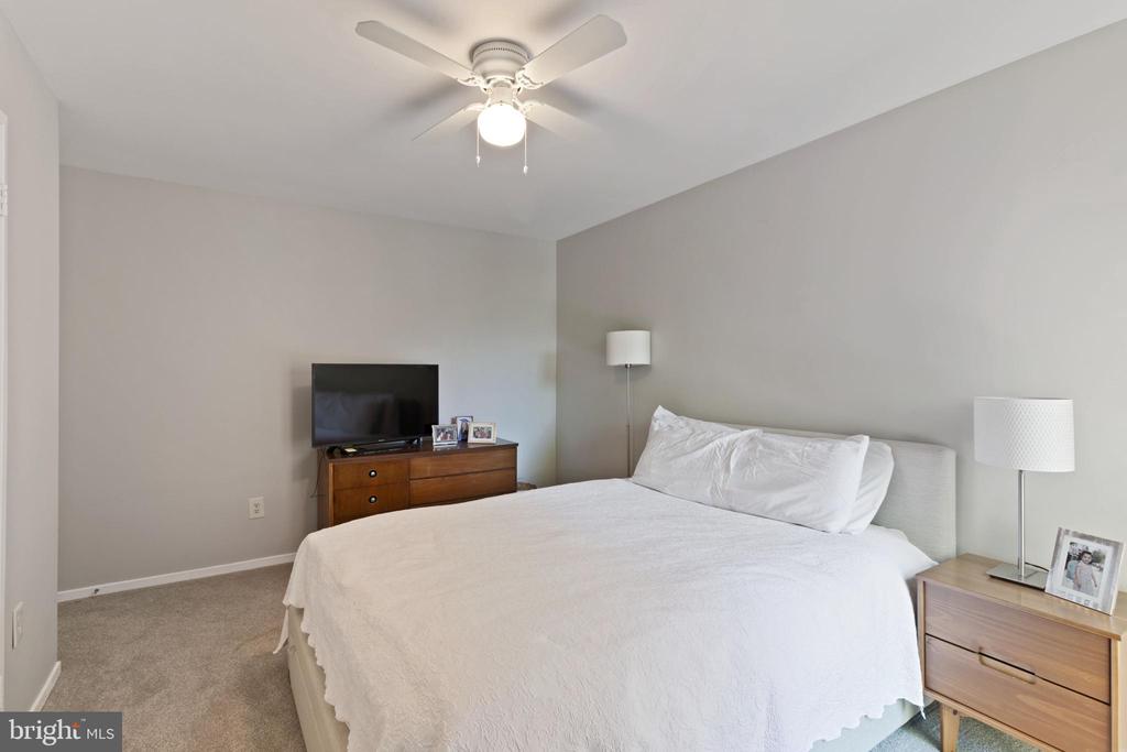 3135 Eakin Park Ct