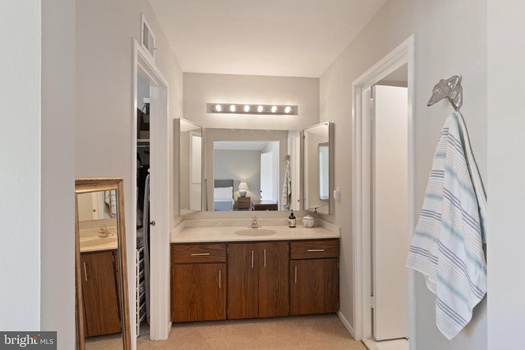 3135 Eakin Park Ct