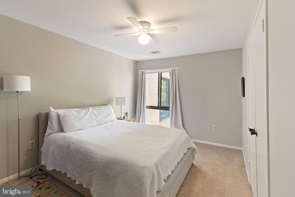 3135 Eakin Park Ct