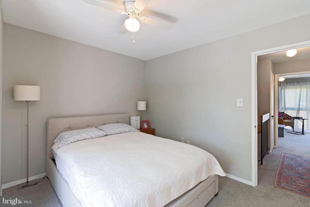 3135 Eakin Park Ct